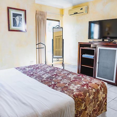 Buganvillas Hotel Suites Santa Cruz de La Sierra Buitenkant foto